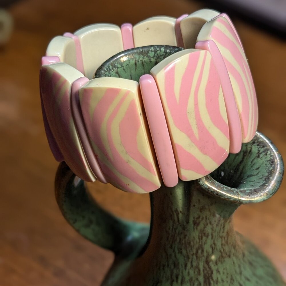 1980's Expandable Thermoset Zebra Pink and Tan 80s Bracelet